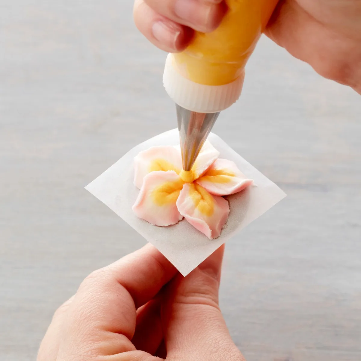 Wilton flower nail set thumbnail 2